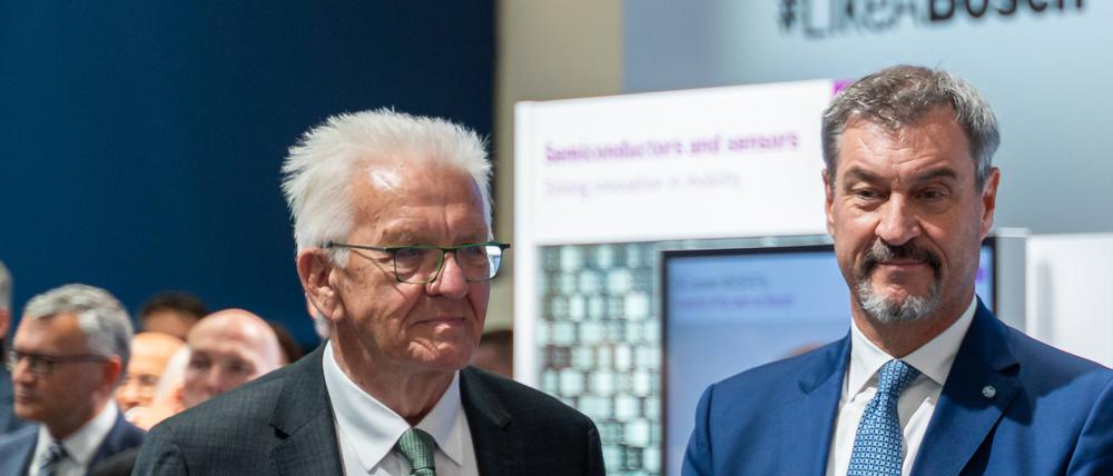 Winfried Kretschmann (l.) und Markus Söder (r.) besuchten in dieser Woche auch die Automobilausstellung IAA