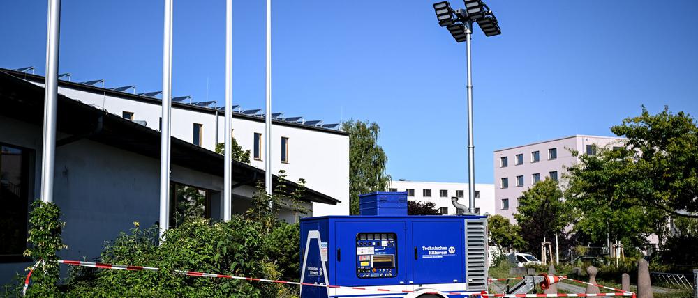 Die Firmen im Tech-Park Adlershof können zwei Tage nach dem Brandanschlag und Stromausfall immer noch nicht wieder voll arbeiten.