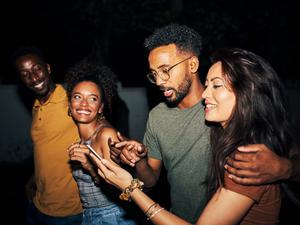Gruppe von Freunden (Symbolfoto).