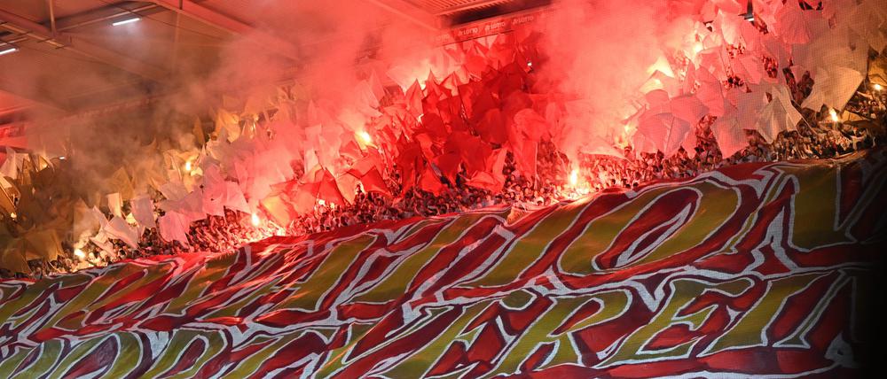 Die UEFA hat den FSV Mainz 05 mit einer Geldstrafe belegt. (Archivbild)