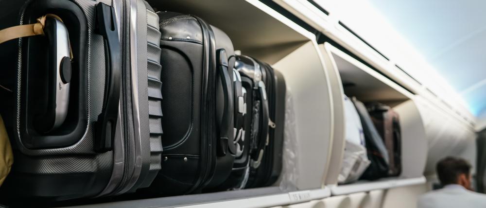 Oft ein Streitthema: Die Handgepäckregeln der Airlines und der begrenzte Stauraum im Flugzeug.