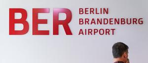 News Bilder des Tages 17.07.2025,Schönefeld,Brandenburg,Flughafen BER Berlin Brandenburg Willy Brandt,Gut vorbereitet in die Sommerferien starten Vor-Ort-Medientermin gemeinsam mit Eurowings *** 17 07 2025,Schoenefeld,Brandenburg,Airport BER Berlin Brandenburg Willy Brandt,Start the summer vacations well prepared On-site media event together with Eurowings