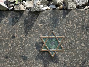 Davidstern am Holocaust-Mahnmal in Berlin.