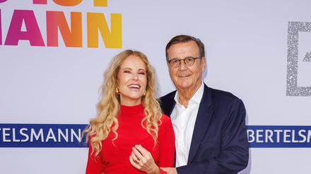Katja Burkard und Hans Mahr beim roten Teppich der Bertelsmanns Party 2025 