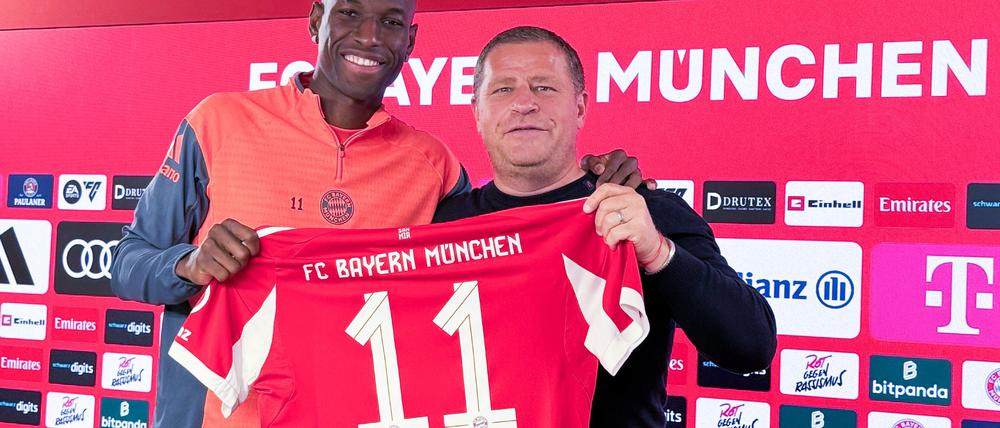 Jackson (l.) wird im Bayern-Trikot mit der 11 auflaufen.