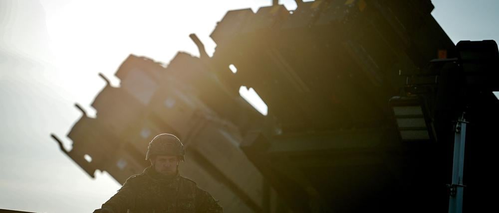 Nach dem Eindringen russischer Drohnen in den Luftraum der Nato will die Nato die Schutzmaßnahmen an der Ostflanke noch einmal verbessern. (Archivbild)