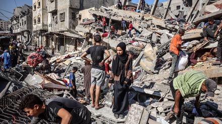 Bei israelischen Angriffen im Gazastreifen starben nach Angaben aus medizinischen Kreisen mindestens 50 Menschen. 