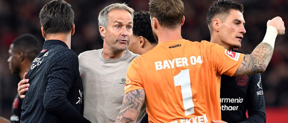 Kasper Hjulmand freut sich über ein gelungenes Debüt bei Bayer Leverkusen.