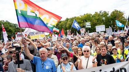 Die Veranstaltung verlief laut Polizei zunächst ohne nennenswerte Vorkommnisse.