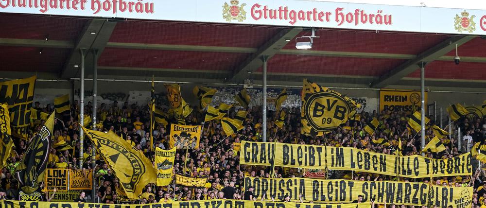 Die BVB-Fans protestieren gegen die neuen Auswärtstrikots.
