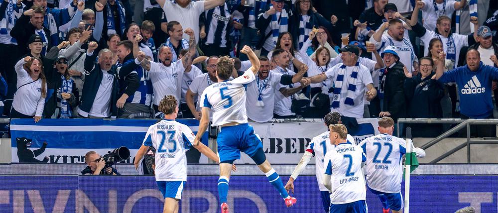 Hertha BSC feiert den ersten Saisonsieg in der 2. Liga.