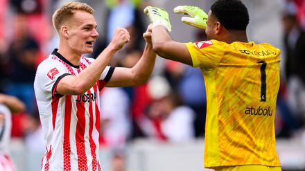 Mit dem SC Freiburg feierte Noah Atubolu (r.) am Samstag den ersten Saisonsieg.