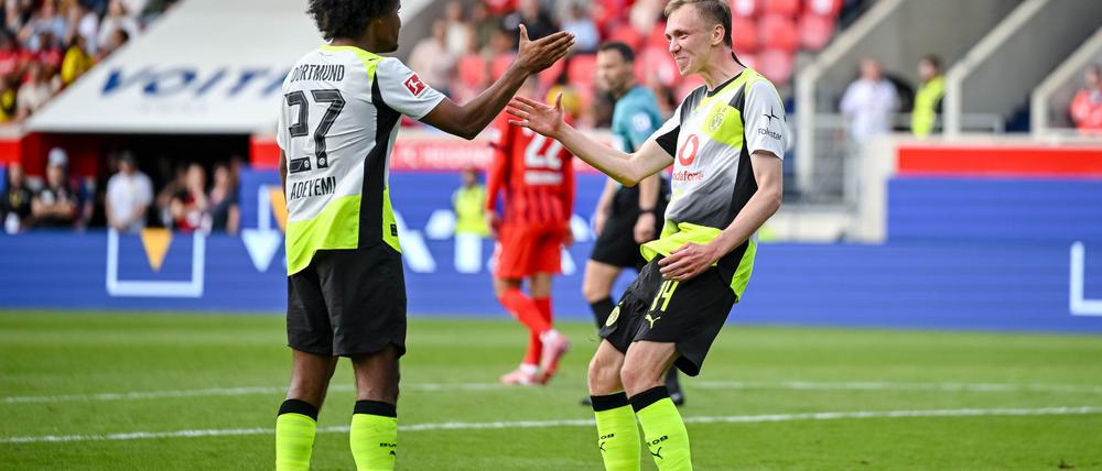 Gut in Form: Dortmunds Maximilian Beier (r.) traf beim Sieg in Heidenheim.