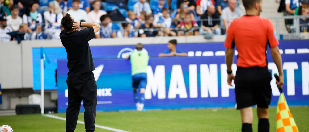 Wieder nichts: Ein frustrierter Miroslav Klose in Karlsruhe.