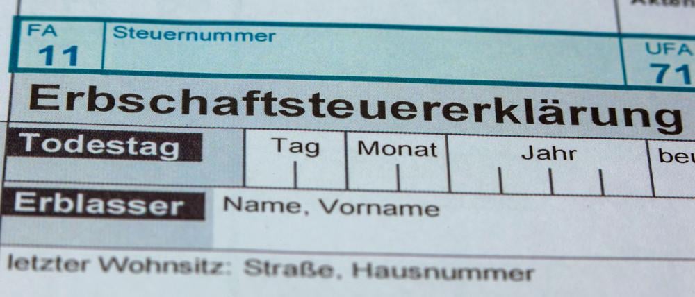 Wer erbt oder Vermögen geschenkt bekommt, muss Steuern zahlen - jedenfalls ab einer Freigrenze. (Symbolbild)