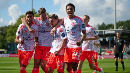 Sieg nach Rückstand: Die Fortuna jubelte am Sonntag in Münster.