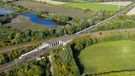 Auf der Bahnstrecke zwischen Hannover und Berlin kommt es zu Verspätungen und Zugausfällen.