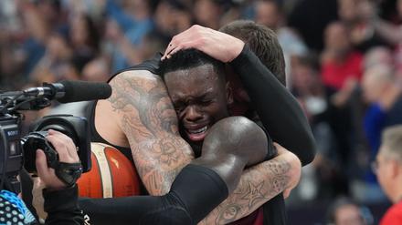 DBB-Kapitän Dennis Schröder und Daniel Theis kennen sich seit Kindertagen.