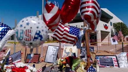 Gedenkstätte in Phoenix, Arizona, am Hauptquartier der von Charlie Kirk mibegründeten Organisation Turning Point.