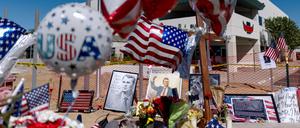 Gedenkstätte in Phoenix, Arizona, am Hauptquartier der von Charlie Kirk mitbegründeten Organisation Turning Point