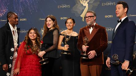 Der starbesetzte Cast der Emmy-Abräumerserie „The Studio“.