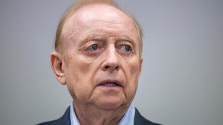 Bleibt trotz Fristablaufs auf freiem Fuß: Alfons Schuhbeck. (Archivbild)