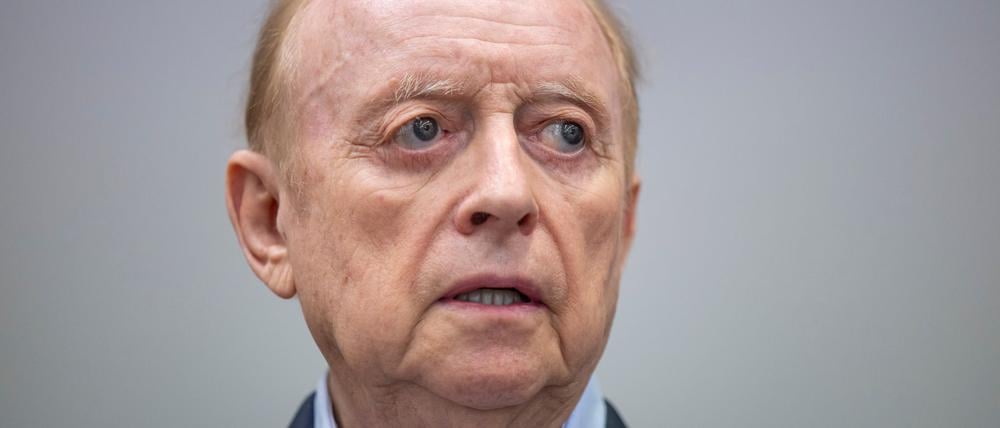 Bleibt trotz Fristablaufs auf freiem Fuß: Alfons Schuhbeck. (Archivbild)