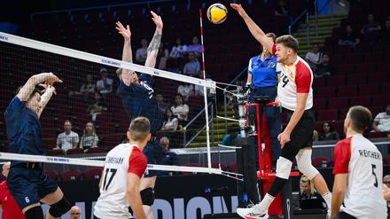 Die deutschen Volleyballer erfüllten die Pflichtaufgabe.