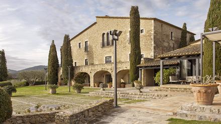 Das frühere Landhaus, die Masia, wurde aufwändig in ein Hotel umgebaut.