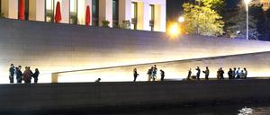 Die mutmaßlichen Angreifer flohen, bevor die Polizei eintraf. (Archivbild)