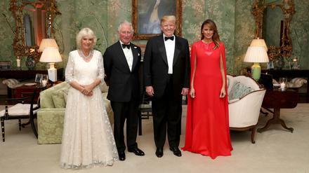 Trafen sich schon 2019: König Charles (2. v. l., damals noch Kronprinz) und Königin Camilla (l.) sowie Donald Trump und dessen Frau Melania. 