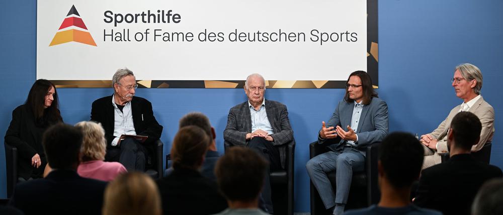 Historiker diskutieren über mögliche Ausschlüsse aus der Hall of Fame des deutschen Sports. 