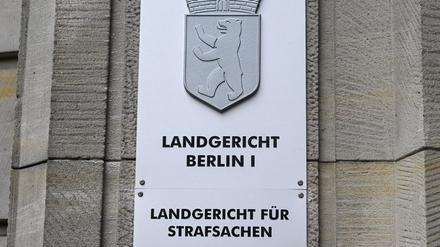 In einem Prozess um illegalen Handel mit synthetischen Cannabis-Produkten stehen drei Männer und eine Frau vor Gericht. (Symbolfoto) 