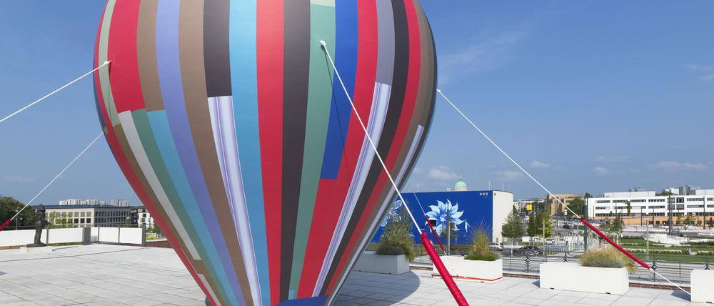 Installationsansicht der Arbeit „UP!“ von Katharina Gaenssler, zu sehen ab 20. September auf der Terrasse des Minsk.