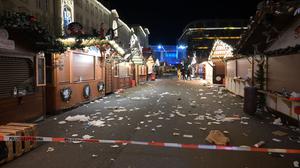 Ein Blick auf den abgesperrten Weihnachtsmarkt in Magdeburg (Archivbild)