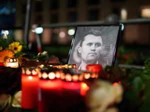 Auch in Berlin wurde des ermordeten US-Podcasters Charlie Kirk gedacht. 