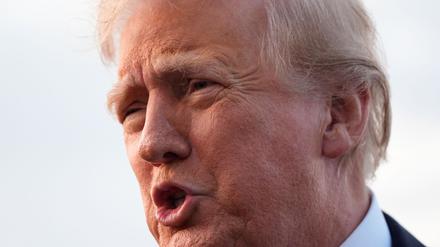 Laut US-Präsident Donald Trump sind bei einem Angriff seines Landes auf ein angeblich mit Drogen beladenes Schiff drei Menschen getötet worden. (Archivbild)