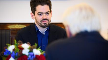 Lahav Shani wurde in Belgien ausgeladen - nun gibt es Gesten der Solidarität, auch durch den Bundespräsidenten. 