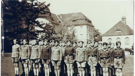 Appell auf dem Hof der Napola Potsdam, circa 1940.