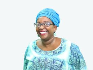 Stella Nyanzi, kam in Uganda zwei Mal ins Gefängnis und wurde gefoltert. Mit ihren Kindern lebt sie jetzt in Bayern. 