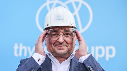 Thyssenkrupp will ein Kaufangebot des indischen Stahlherstellers Jindal Steel für die Stahlsparte intensiv prüfen. (Archivbild)