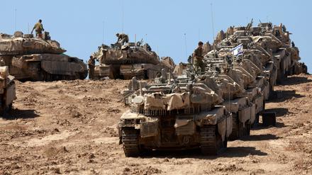 Israels Armee rückt vor.