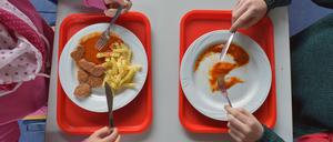 Um das vergünstigte Schulessen in Potsdam gibt es Streit.