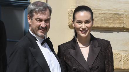 Markus Söder und seine Tochter Gloria-Sophie Burkandt bei der Eröffnung der Bayreuther Festspiele am 25. Juli 2025 im Festspielhaus in Bayreuth.