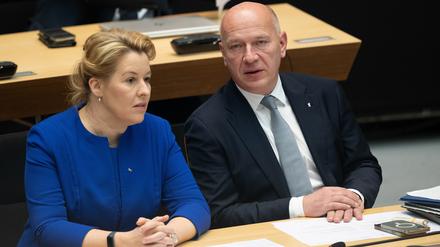 Laut einer aktuellen Umfrage könnten Kai Wegner (CDU) und Franziska Giffey (SPD) die schwarz-rote Koalition in Berlin nicht fortsetzen.