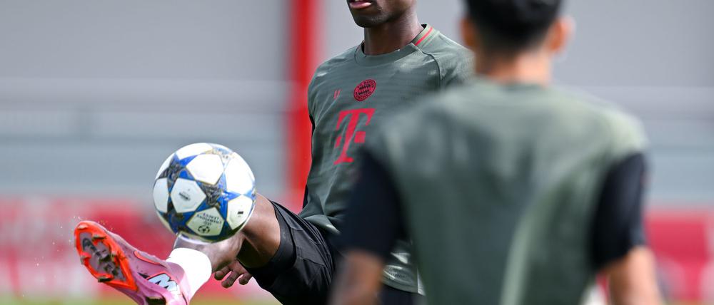 Nicolas Jackson in Aktion beim Training vor dem Wiedersehen mit Chelsea.