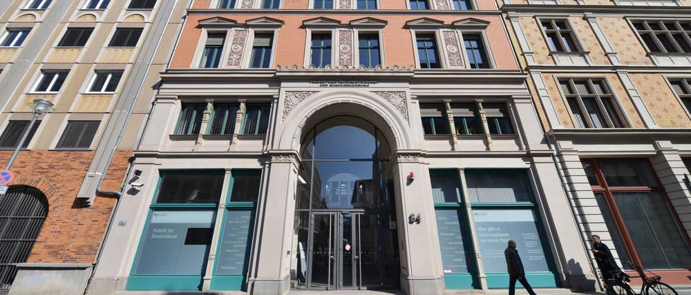 Presse- und Informationsamt der Bundesregierung, Dorotheenstrasse, Mitte, Berlin, Deutschland Presse- und Informationsamt der Bundesregierung Mitte Berlin Deutschland

Press and Information Office the Federal government Dorotheenstraße centre Berlin Germany Press and Information Office the Federal government centre Berlin Germany