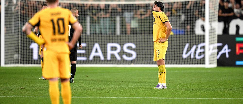 Am Ende eines verrückten Abends waren die BVB-Spieler enttäuscht.