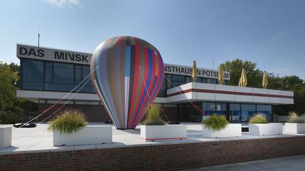 Von Regensburg nach Potsdam: Die Künstlerin Katharina Gaensslers Arbeit bringt ein ganz besonderes Objekt zum Potsdamer Kunsthaus Minsk.