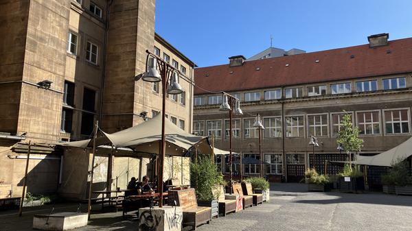 Wohnt hier jemand? Die Alte Münze, vom Innenhof aus gesehen. 